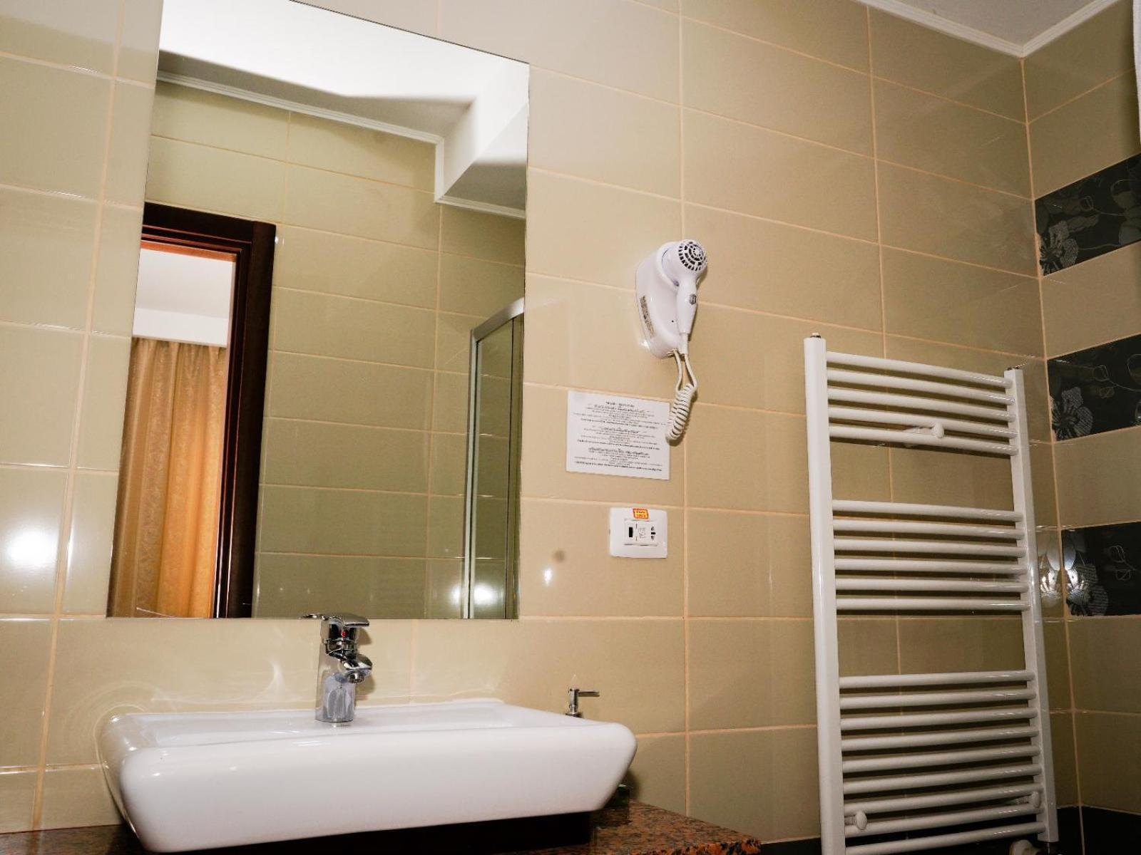 Hotel Criss 부쿠레슈티 외부 사진