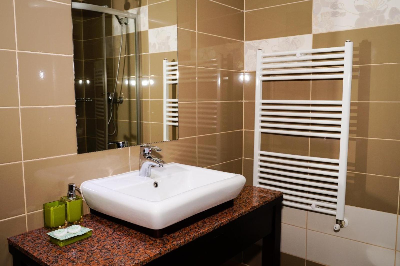Hotel Criss 부쿠레슈티 외부 사진