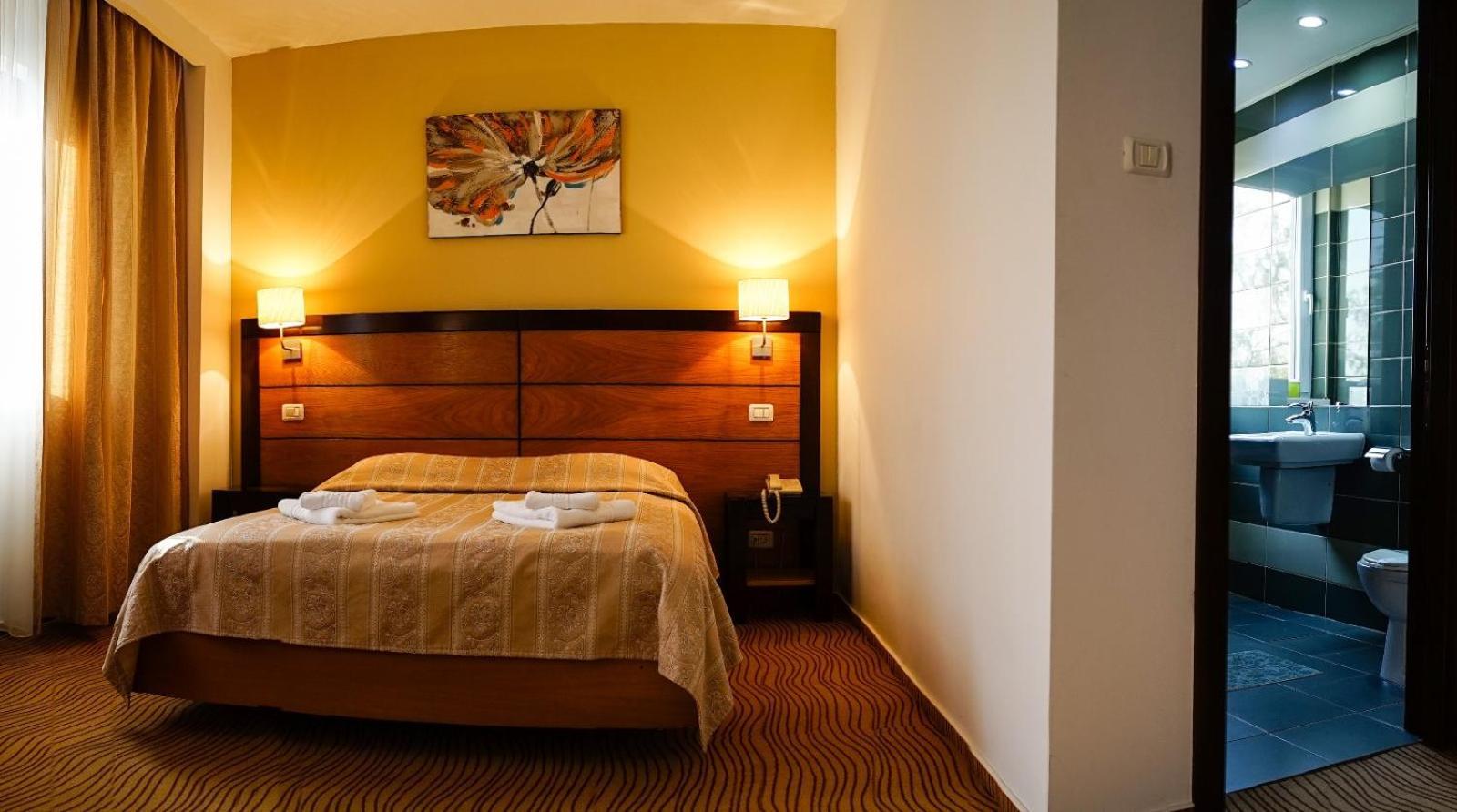 Hotel Criss 부쿠레슈티 외부 사진