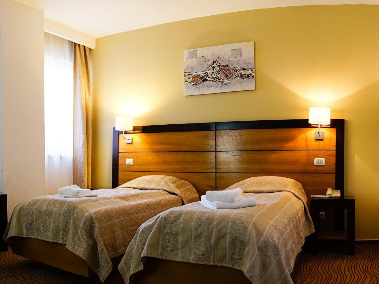Hotel Criss 부쿠레슈티 외부 사진